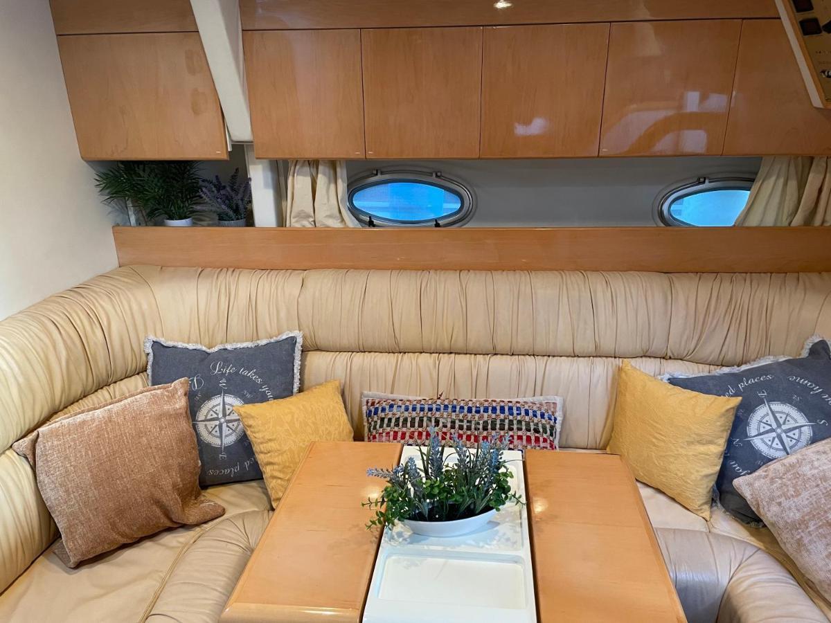 Cozy Yacht Lodge In Barcelona With Boat Tour Option Сант Адриа де Бесос Екстериор снимка