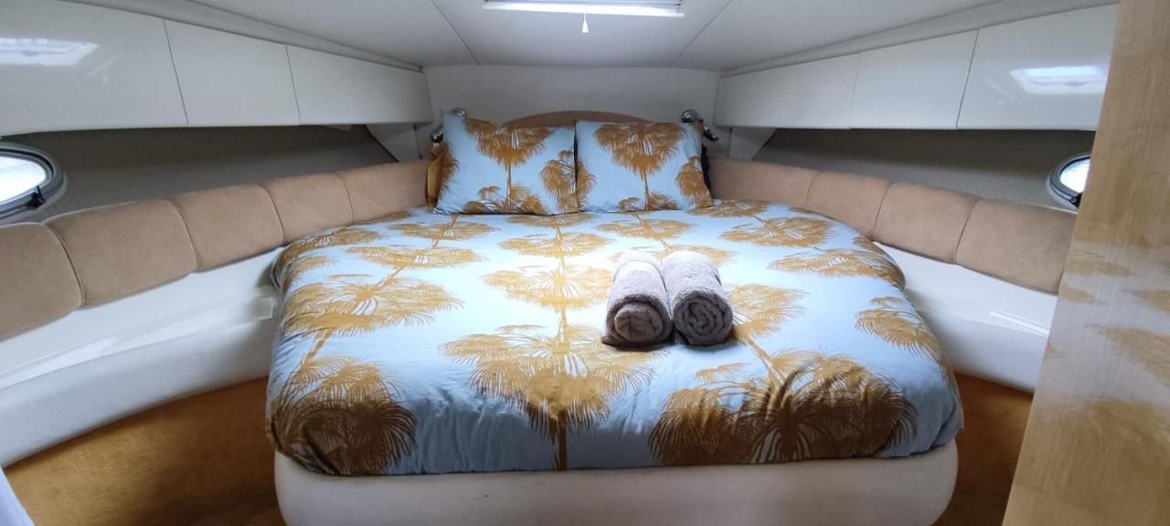 Cozy Yacht Lodge In Barcelona With Boat Tour Option Сант Адриа де Бесос Екстериор снимка